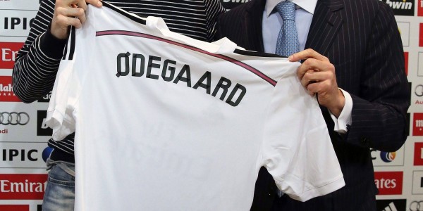 TA分析曼城18岁新援尼潘：司职攻击性中场 预计短期外租锻炼