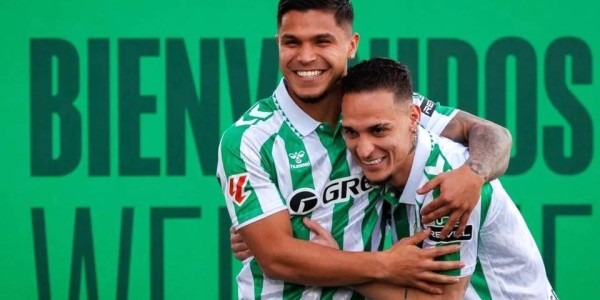 亿元先生变2000万！巴西边锋出大招，曼联球迷生气，西甲劲旅开心